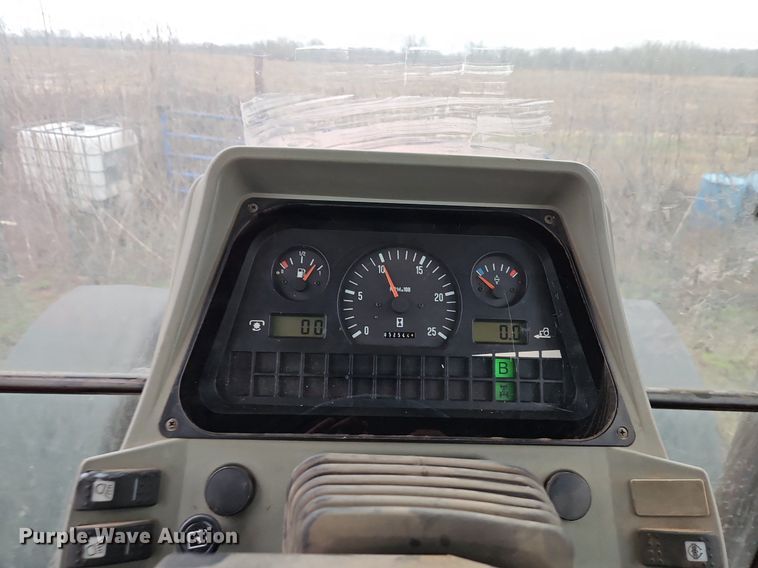 image for item EI3622 1995 Massey Ferguson  8160 MFWD tractor