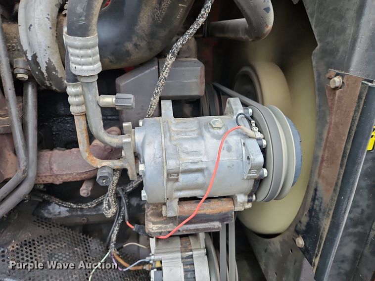 image for item EI3622 1995 Massey Ferguson  8160 MFWD tractor