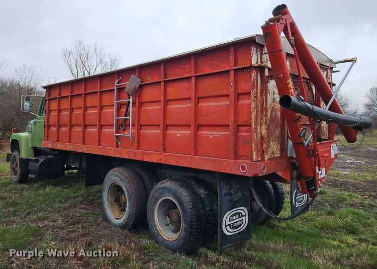 image for item EI3625 1974 Ford T880 Custom Cab grain truck