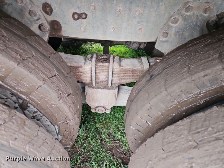 image for item EI3625 1974 Ford T880 Custom Cab grain truck