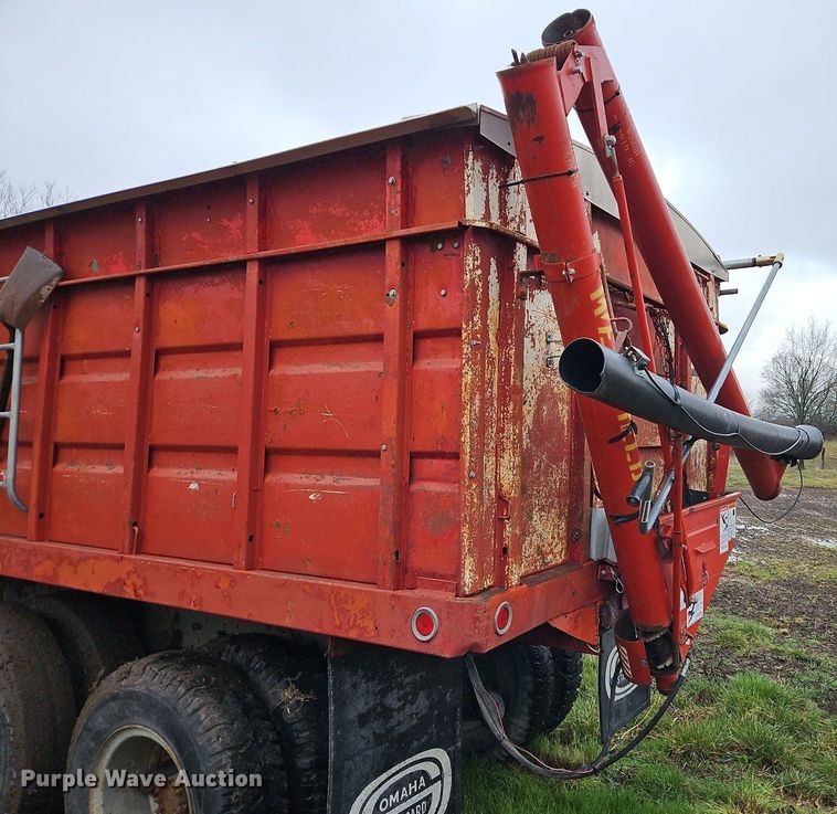 image for item EI3625 1974 Ford T880 Custom Cab grain truck