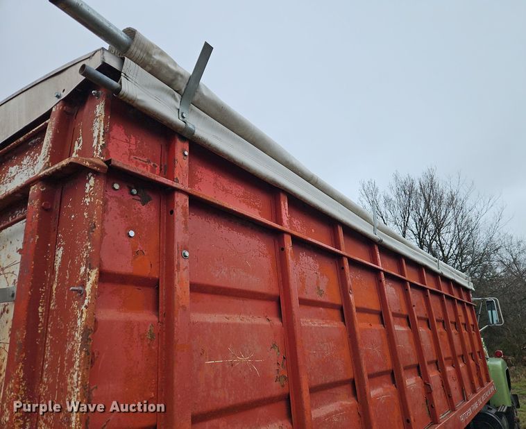 image for item EI3625 1974 Ford T880 Custom Cab grain truck