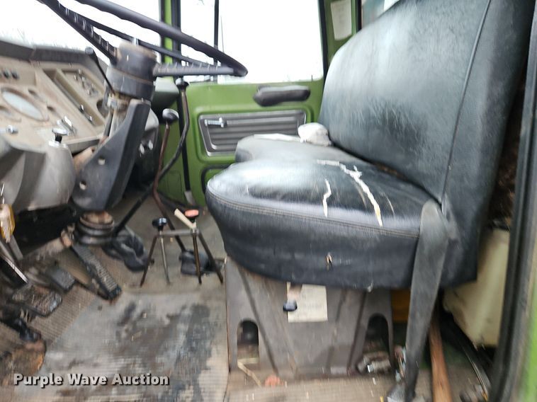 image for item EI3625 1974 Ford T880 Custom Cab grain truck