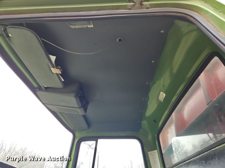 image for item EI3625 1974 Ford T880 Custom Cab grain truck