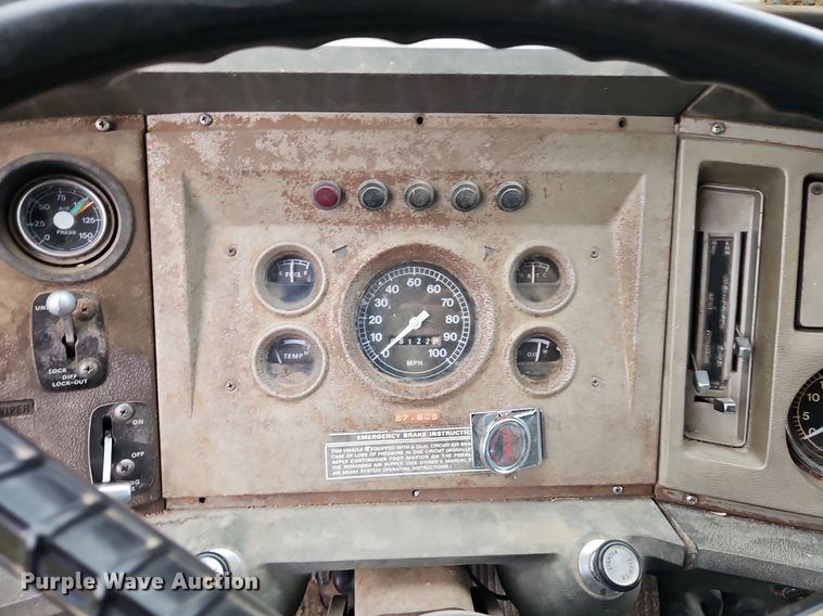 image for item EI3625 1974 Ford T880 Custom Cab grain truck