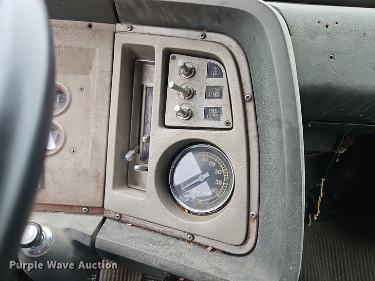 image for item EI3625 1974 Ford T880 Custom Cab grain truck