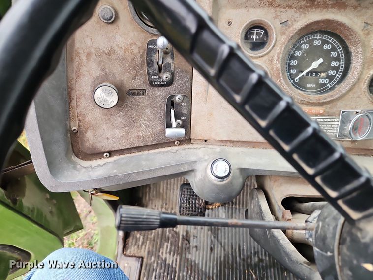 image for item EI3625 1974 Ford T880 Custom Cab grain truck