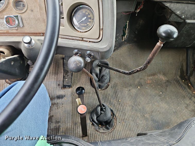 image for item EI3625 1974 Ford T880 Custom Cab grain truck