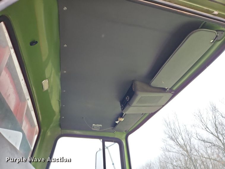 image for item EI3625 1974 Ford T880 Custom Cab grain truck