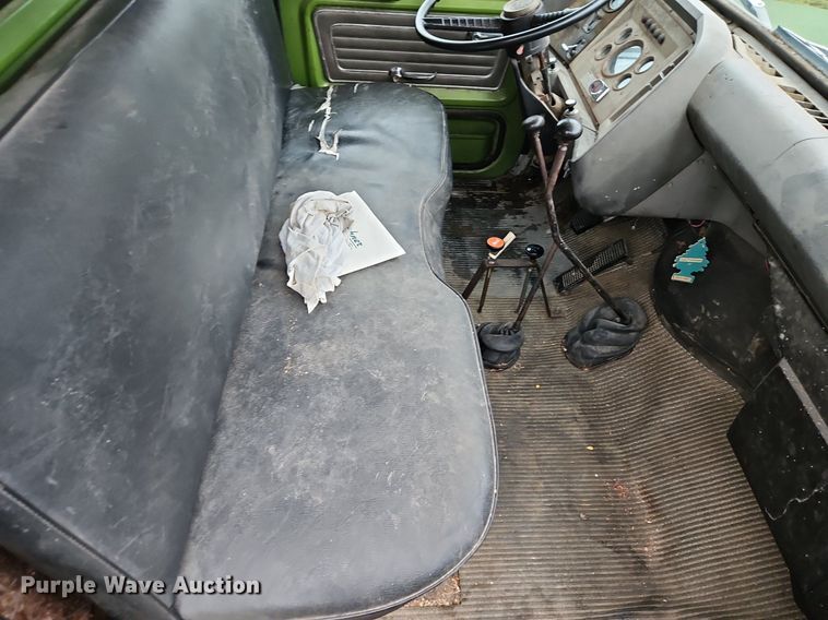 image for item EI3625 1974 Ford T880 Custom Cab grain truck