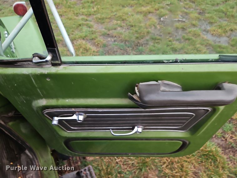 image for item EI3625 1974 Ford T880 Custom Cab grain truck