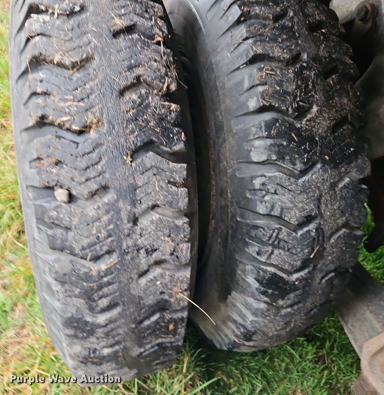 image for item EI3625 1974 Ford T880 Custom Cab grain truck