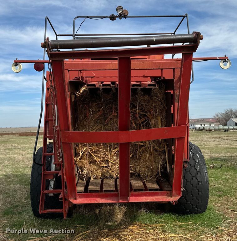 image for item EJ0314 Case 8590 large square baler