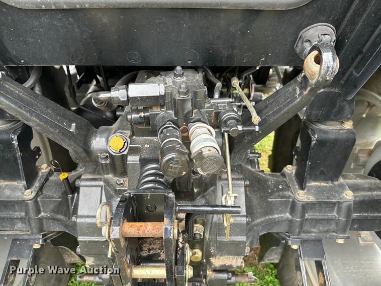 image for item EJ0324 2016 Mahindra 2565 MFWD tractor