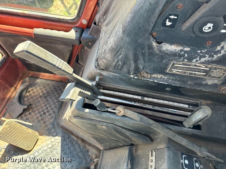 image for item EJ0333 Hesston  1180DT MFWD tractor