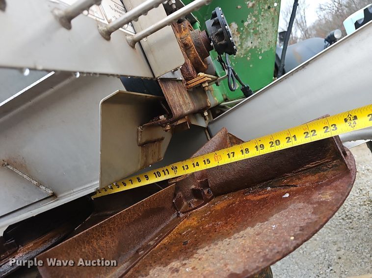 image for item EJ6052 2011 John Deere 4930 spreader