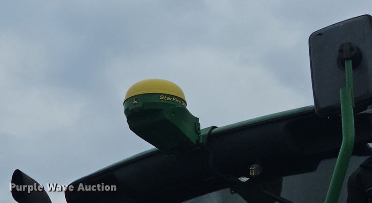 image for item EJ6052 2011 John Deere 4930 spreader