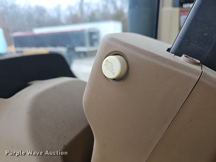 image for item EJ6052 2011 John Deere 4930 spreader