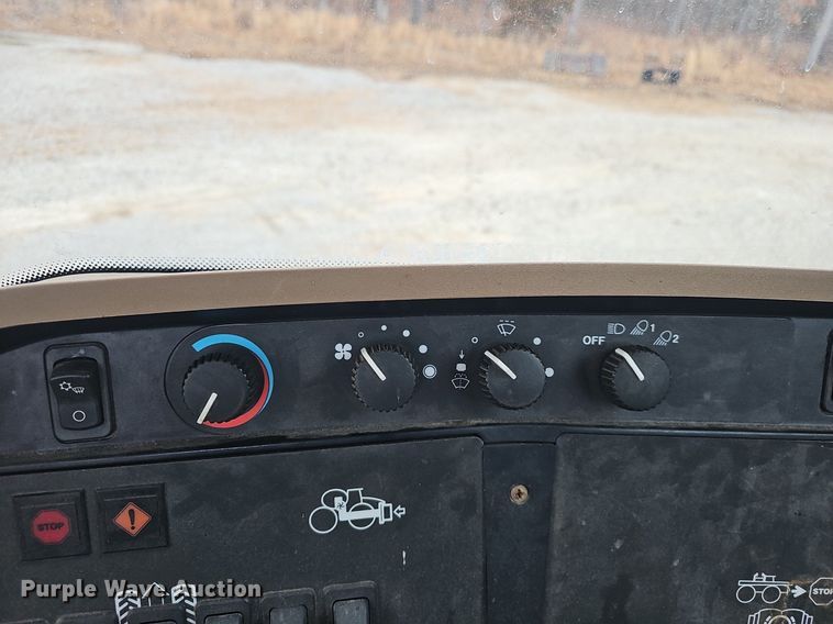 image for item EJ6052 2011 John Deere 4930 spreader