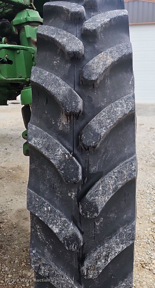 image for item EJ6052 2011 John Deere 4930 spreader