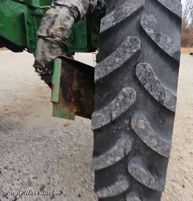 image for item EJ6052 2011 John Deere 4930 spreader