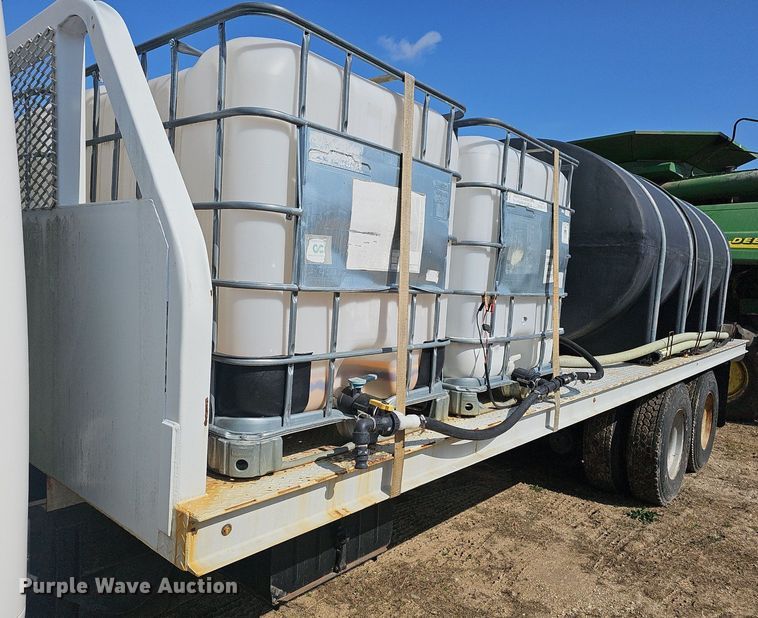 image for item EJ6063 1983 International 1754 flatbed truck