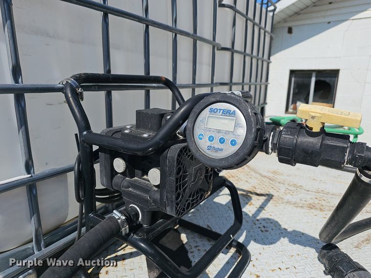 image for item EJ6063 1983 International 1754 flatbed truck