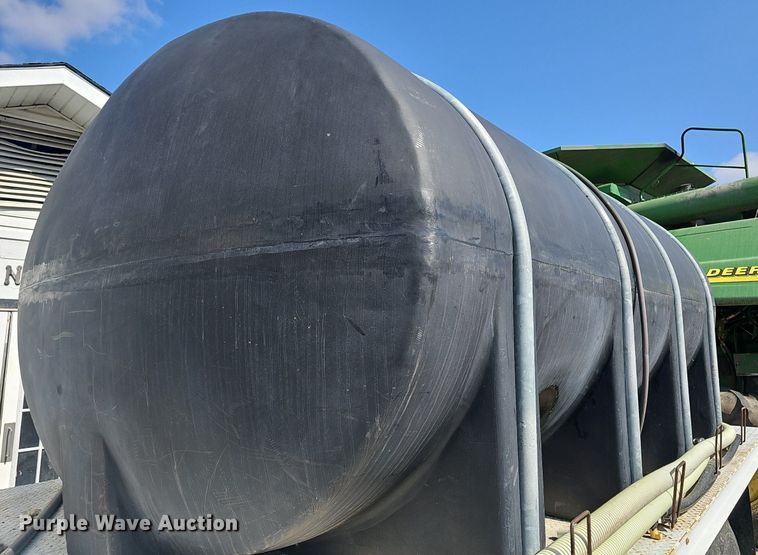 image for item EJ6063 1983 International 1754 flatbed truck