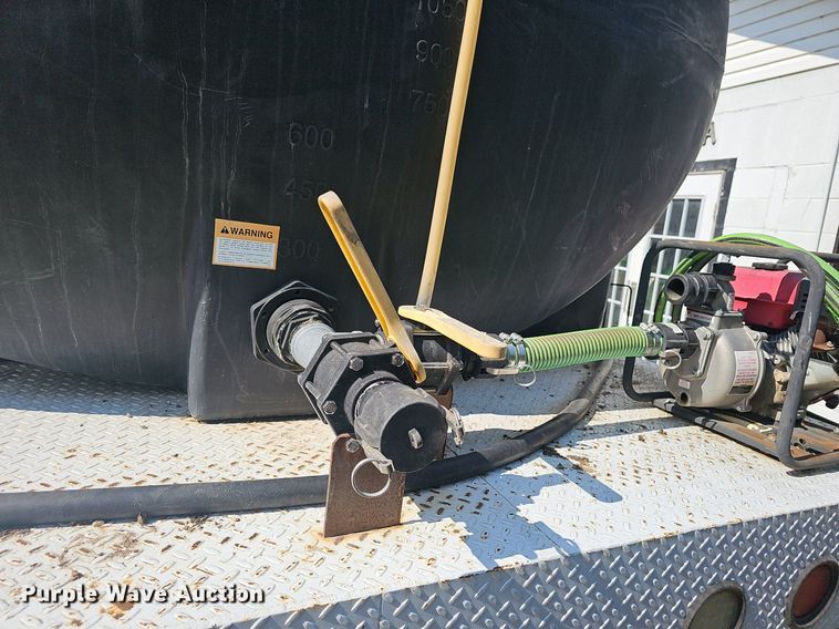 image for item EJ6063 1983 International 1754 flatbed truck