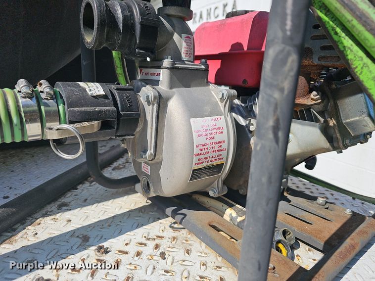 image for item EJ6063 1983 International 1754 flatbed truck