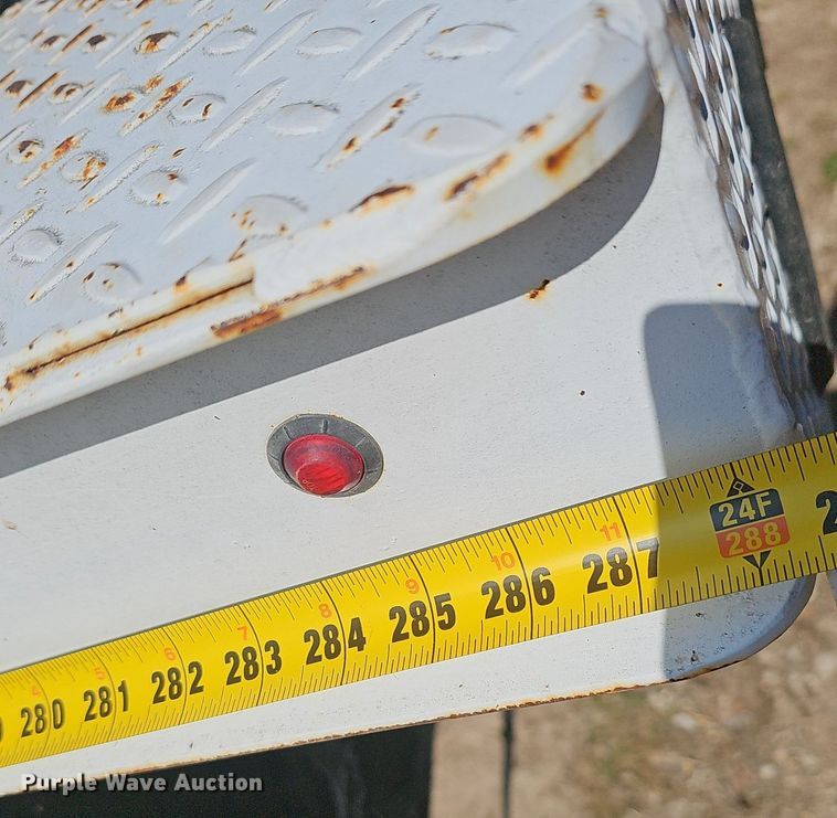 image for item EJ6063 1983 International 1754 flatbed truck