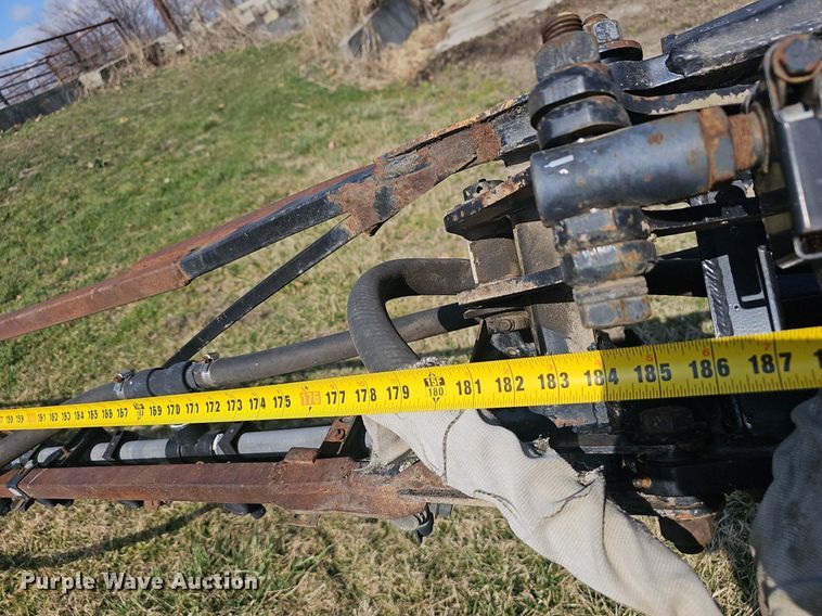 image for item EJ6064 1999 John Deere 4700 sprayer