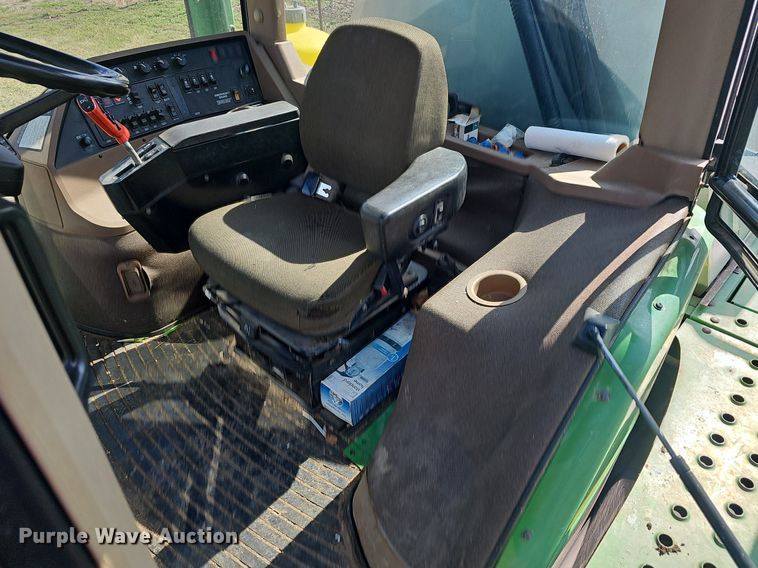 image for item EJ6064 1999 John Deere 4700 sprayer