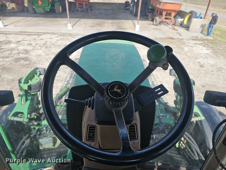 image for item EJ6064 1999 John Deere 4700 sprayer