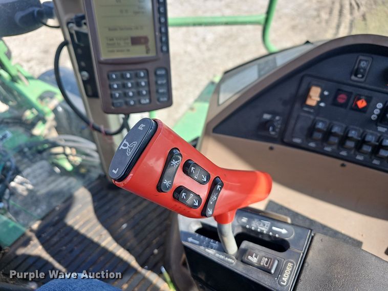 image for item EJ6064 1999 John Deere 4700 sprayer