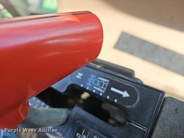 image for item EJ6064 1999 John Deere 4700 sprayer