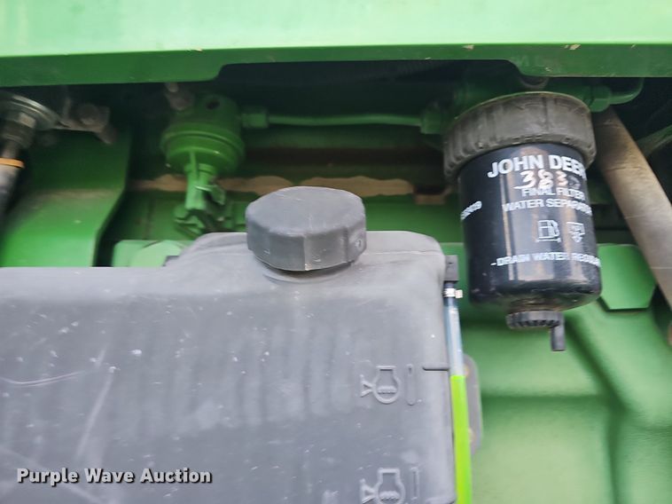 image for item EJ6064 1999 John Deere 4700 sprayer