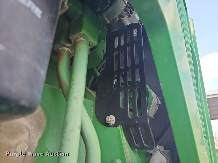 image for item EJ6064 1999 John Deere 4700 sprayer