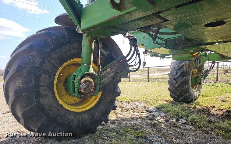 image for item EJ6064 1999 John Deere 4700 sprayer