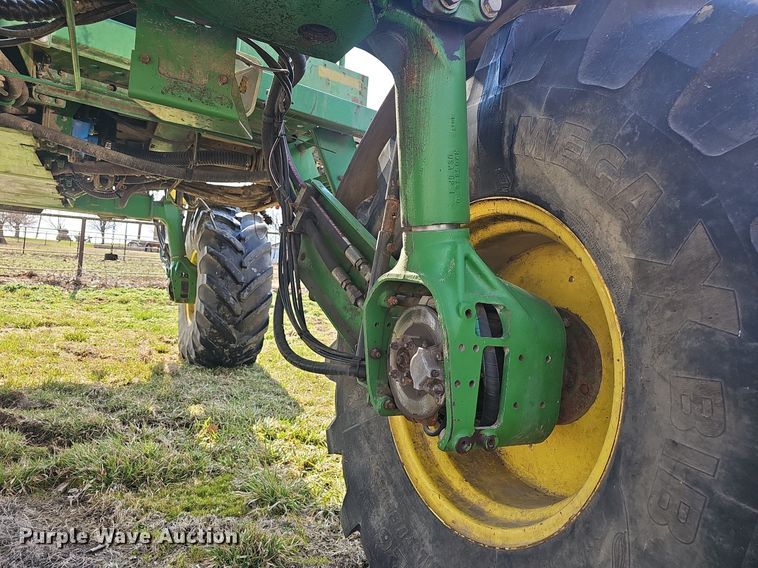 image for item EJ6064 1999 John Deere 4700 sprayer