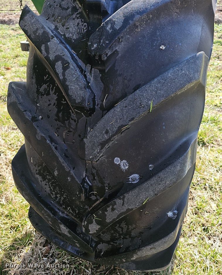 image for item EJ6064 1999 John Deere 4700 sprayer