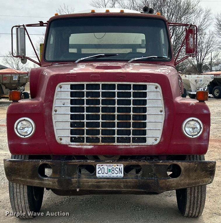 image for item EK4144 1980 Ford 9000 flatbed truck