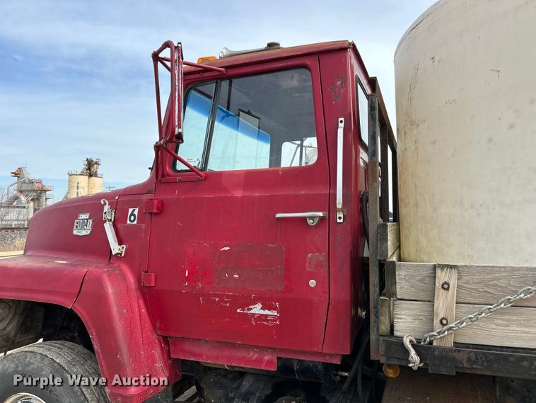 image for item EK4144 1980 Ford 9000 flatbed truck