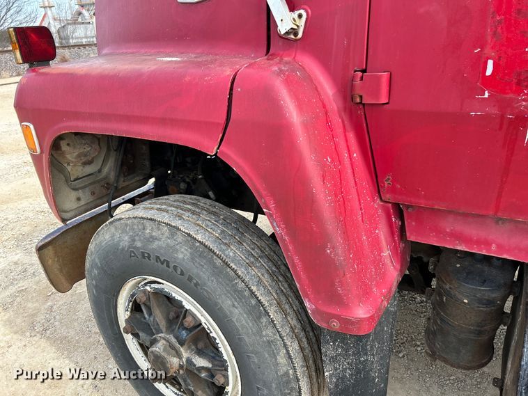 image for item EK4144 1980 Ford 9000 flatbed truck