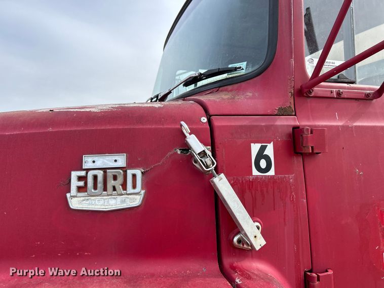 image for item EK4144 1980 Ford 9000 flatbed truck