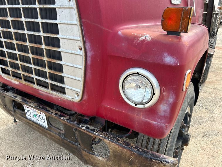 image for item EK4144 1980 Ford 9000 flatbed truck