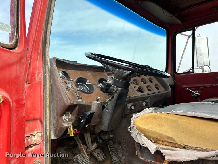 image for item EK4144 1980 Ford 9000 flatbed truck
