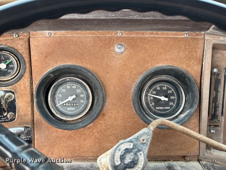 image for item EK4144 1980 Ford 9000 flatbed truck