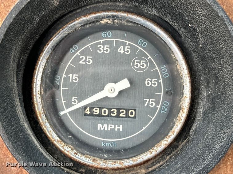 image for item EK4144 1980 Ford 9000 flatbed truck