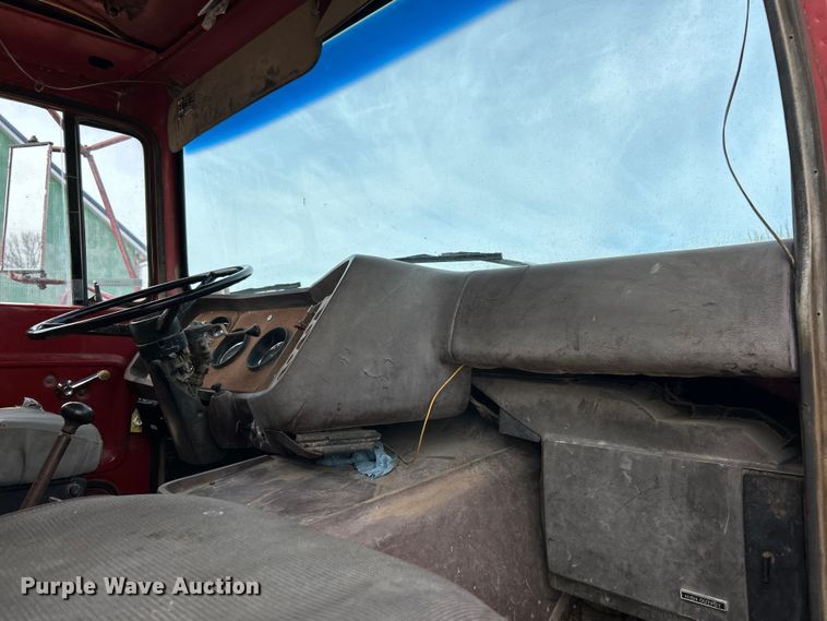 image for item EK4144 1980 Ford 9000 flatbed truck